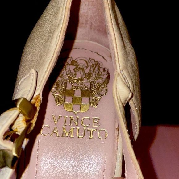 Vince Camuto Leather high heeled open toed shoes. Pretty good condition, Size 8 - Picture 3 of 4